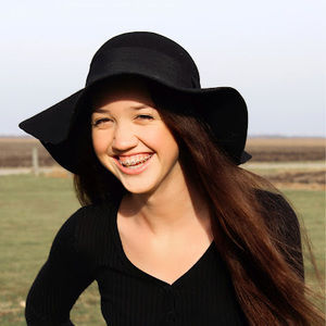 Meet your Posher, Anna